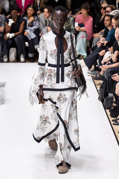 Look 28